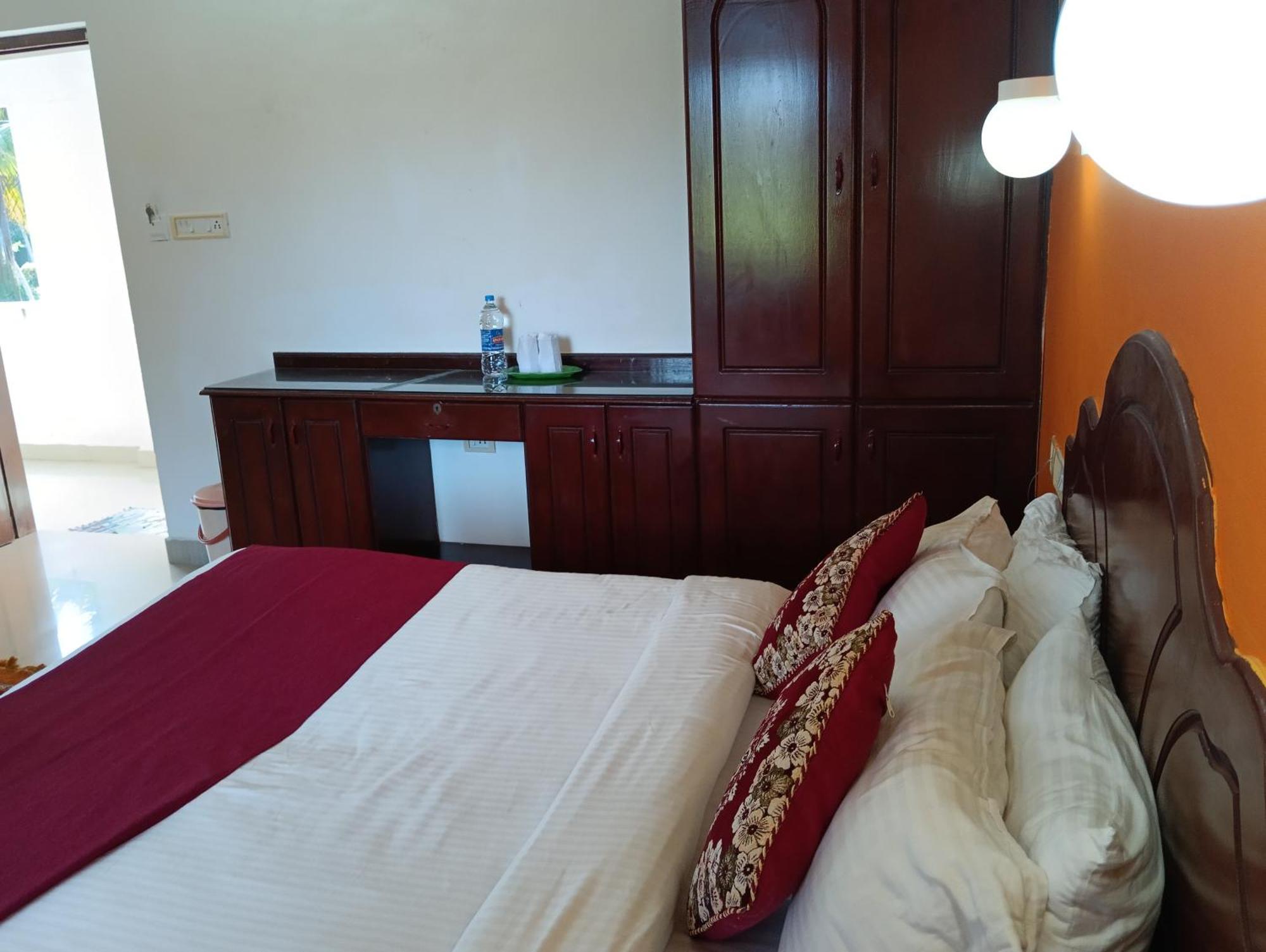 Vedantha Inn Kovalam Esterno foto